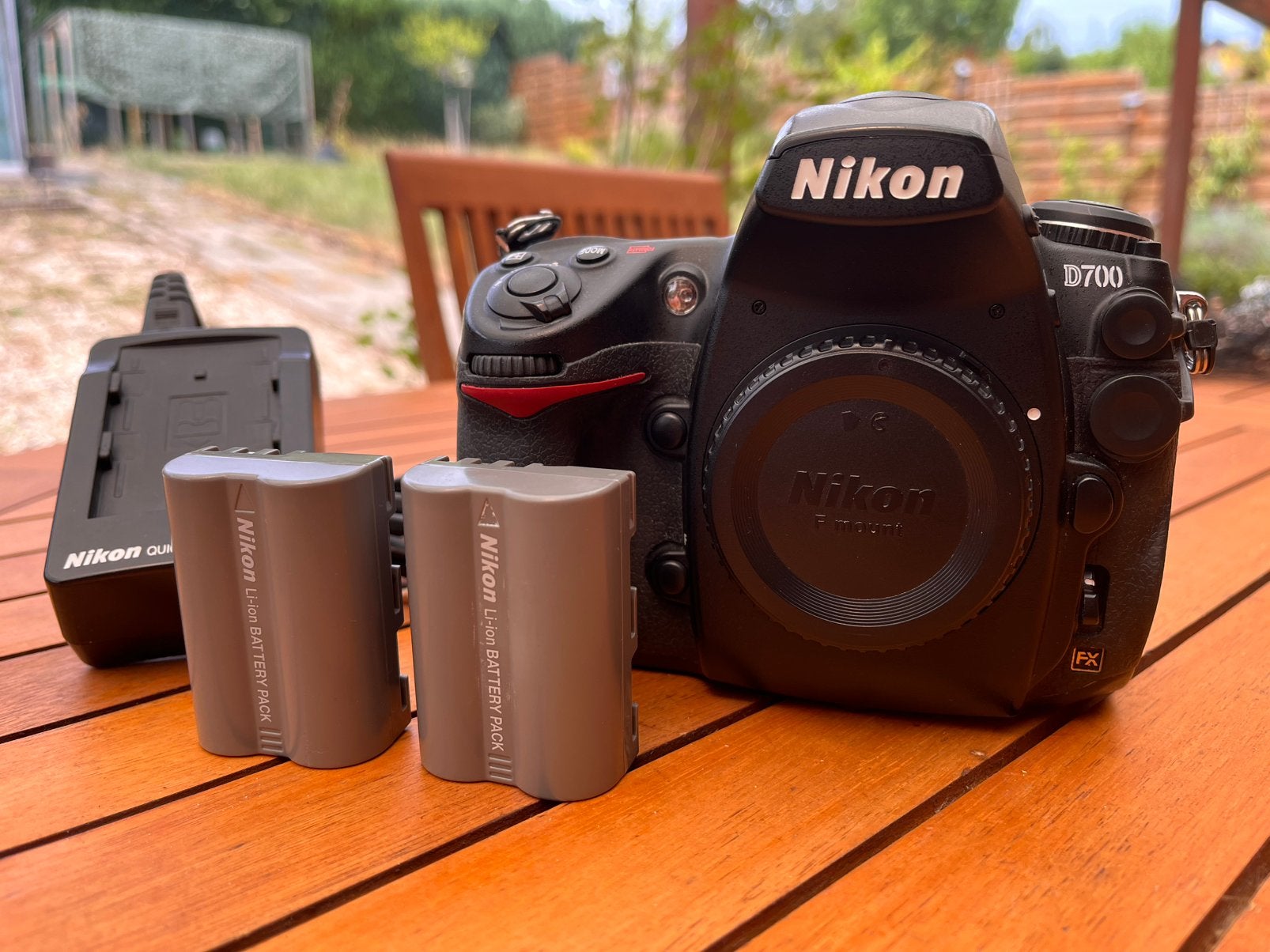 Nikon D700 + batteries + chargeur + carte CF, Ophalen, Zo goed als nieuw, Oplader, Nikon