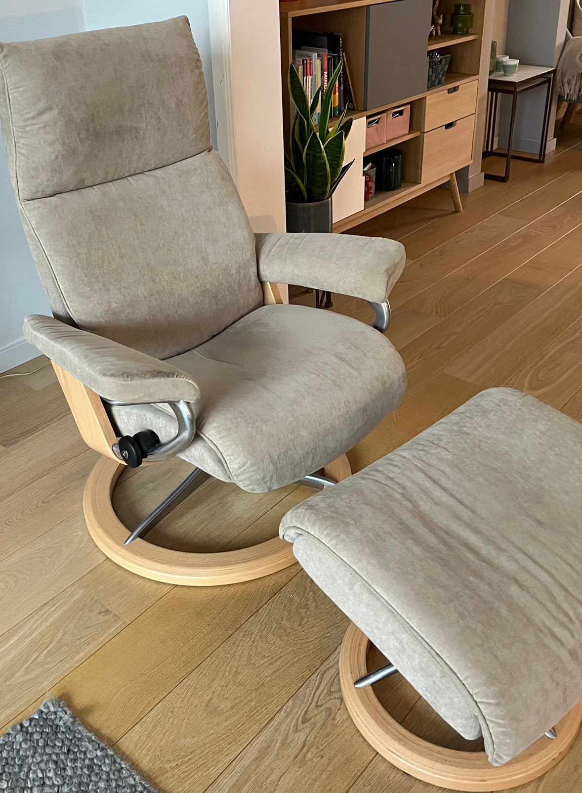 Stressless relaxzetel met voetenbank – beige, Huis en Inrichting, Ophalen, Zo goed als nieuw, Stof