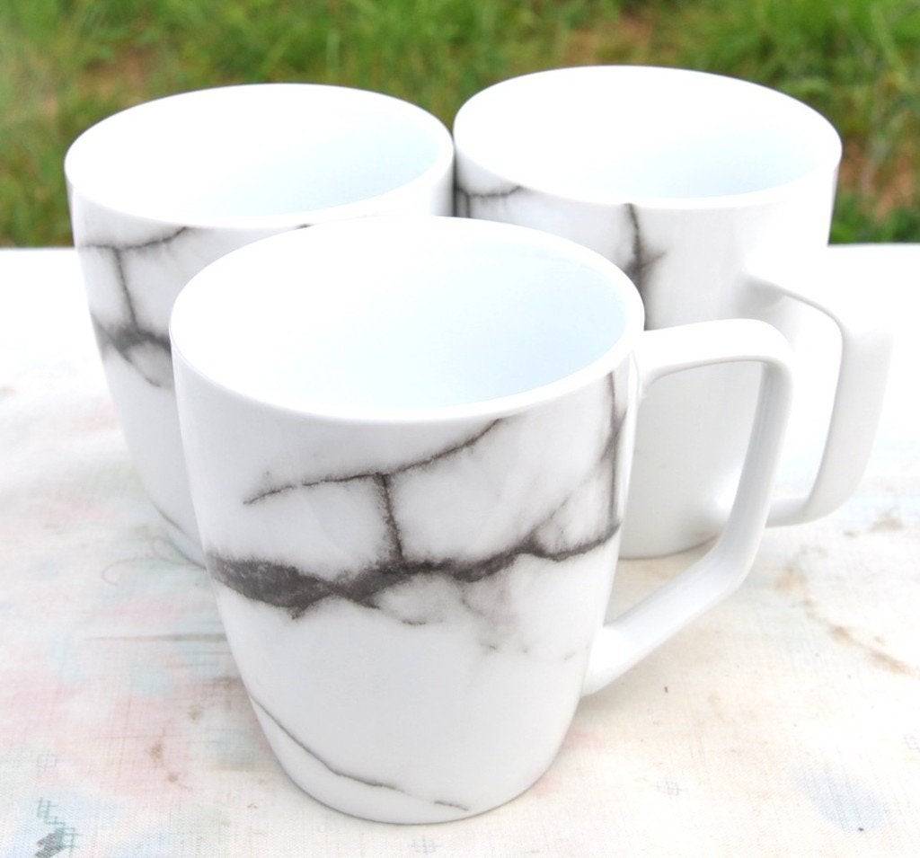 3 mugs effet marbre noir sur fond blanc, Enlèvement ou Envoi, Comme neuf, Céramique, Mug