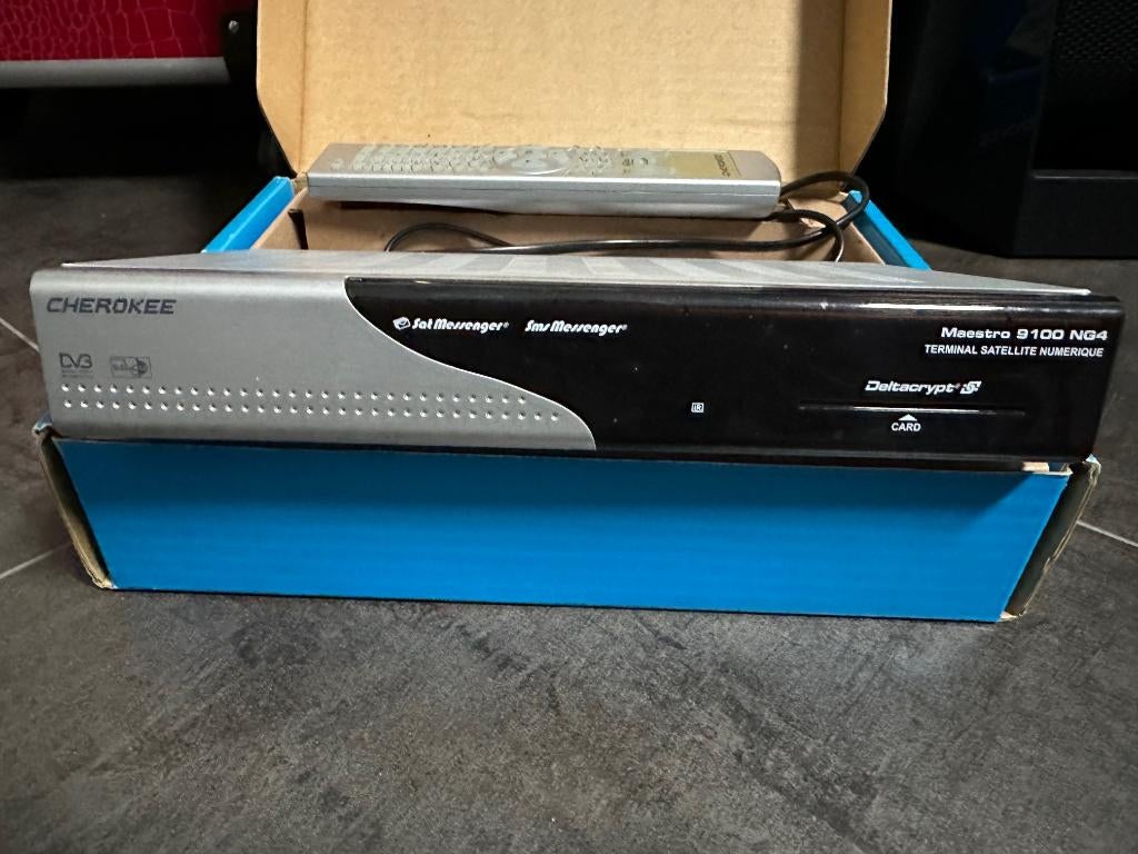 Démodulateur satellite numérique Cherokee Maestro 9100 NG4, TV, Hi-fi & Vidéo, Antennes paroboliques, Comme neuf, Accessoires d'antenne (parabolique)