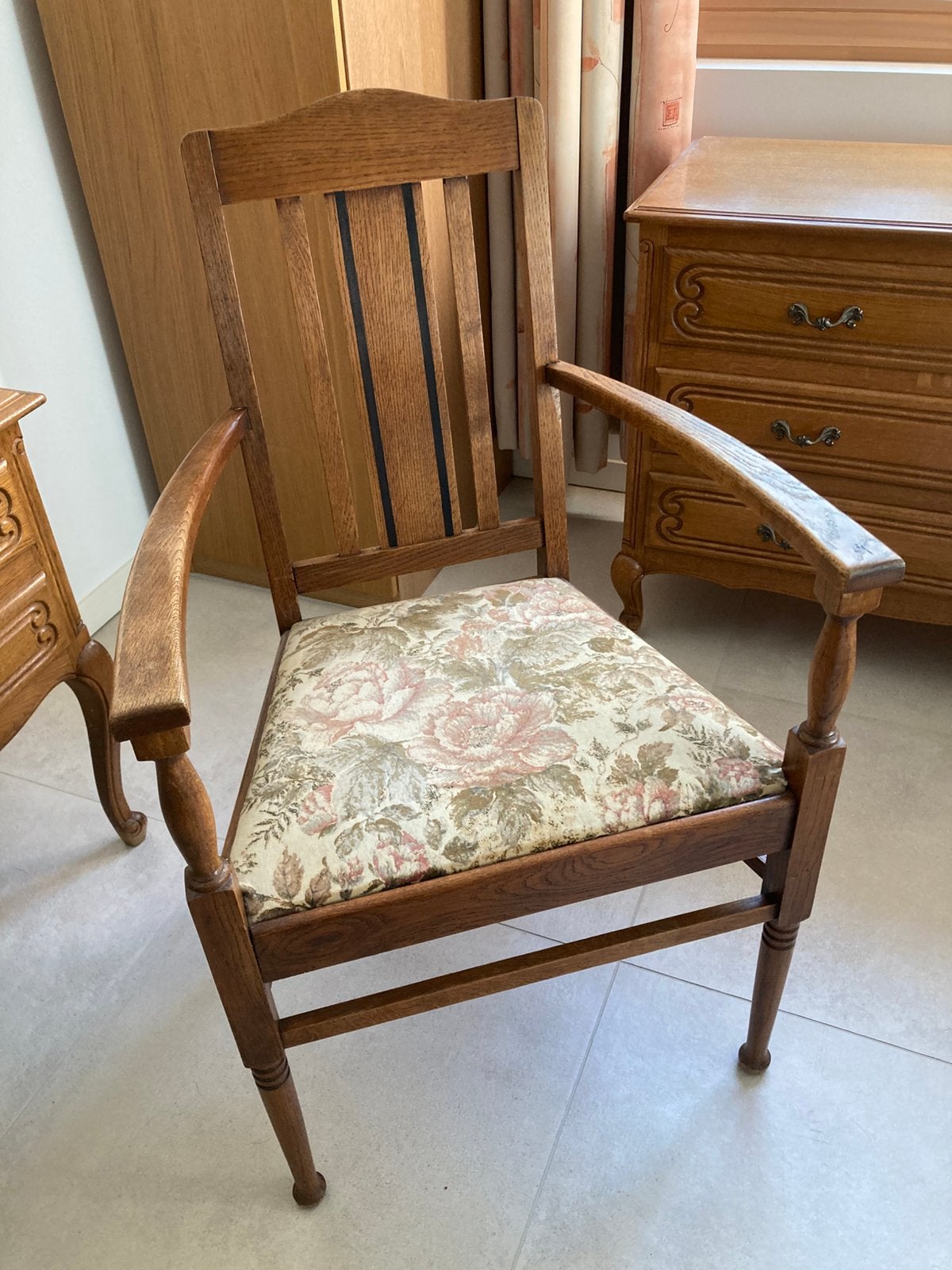Chaise vintage - Fauteuil Art Déco en bois massif, Antiquités & Art, Enlèvement