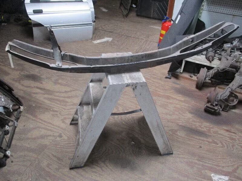 BUMPERBALK VOOR Opel Omega B Caravan (21 / 22 / 23), Bahnhofsplatz 65423 Rüsselsheim am Main, DE, Gebruikt, Opel, Opel Automobile GmbH
