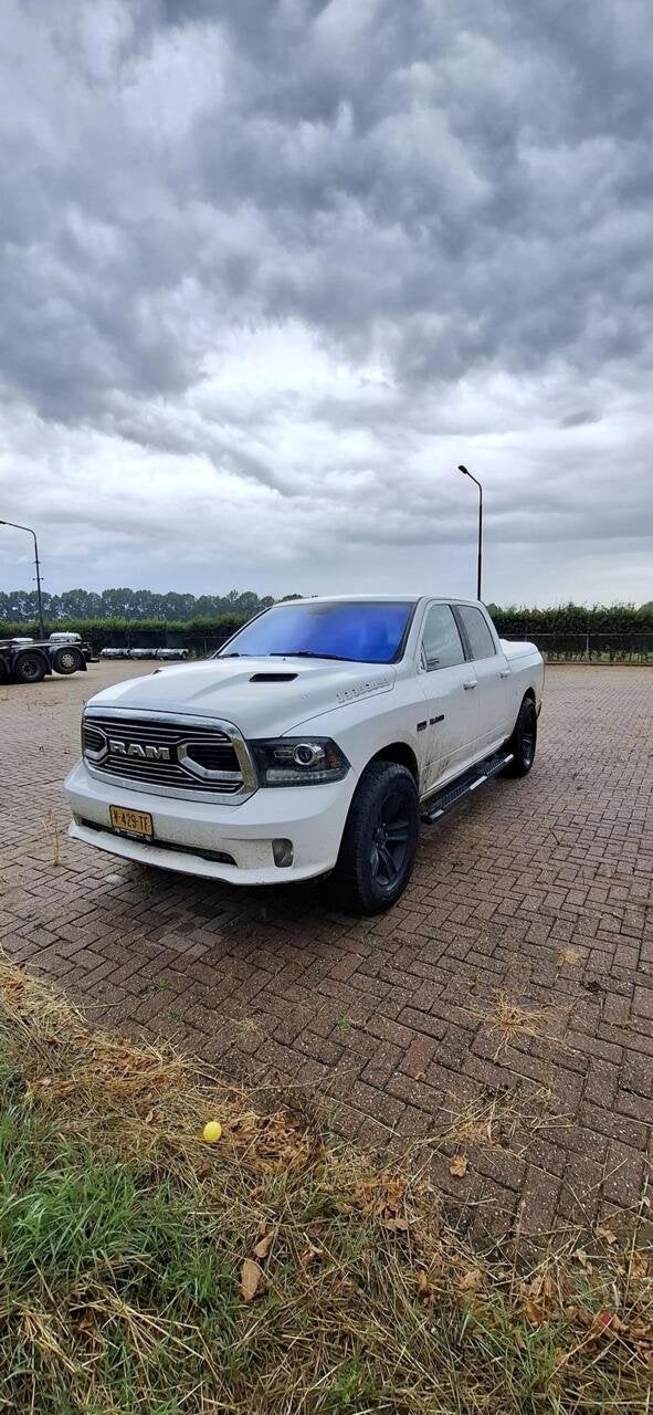 Bedrijfsauto, Dodge, Ram 1500 5.7 V8 Quad Cab 6'4, 5.7 V8 Qu, Autos, Dodge, Neuf, Achat, Cruise Control, 5 places