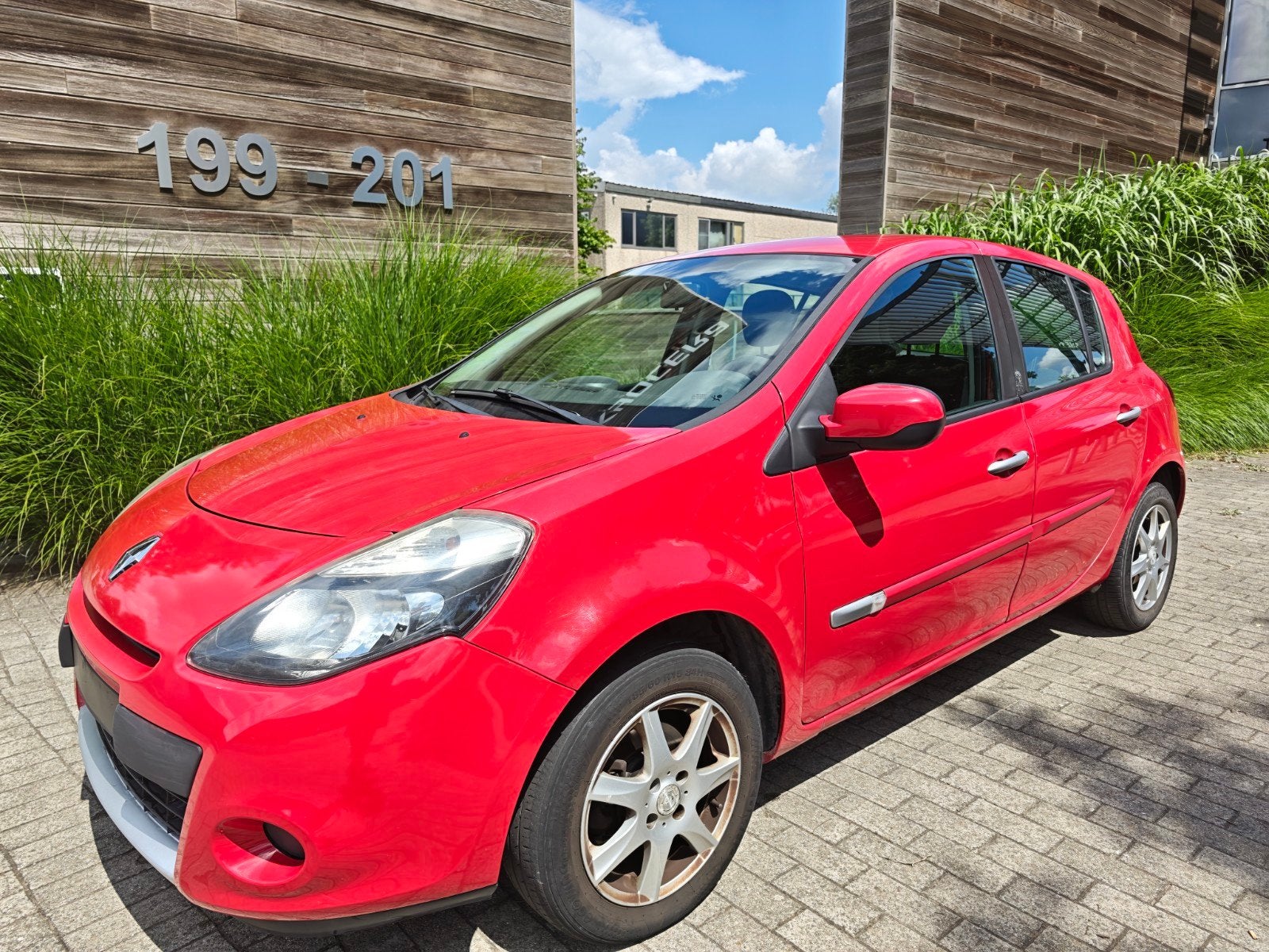 Renault Clio/ jaar 2011/Benzine/airco 

Jaar 2011

120, Euro 5, Bedrijf, Te koop, Benzine