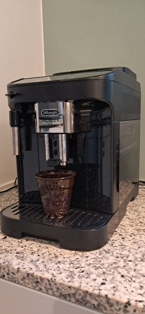 Delonghi ECAM290.22.B ESPRESSO MAGNIFICA, Enlèvement, Comme neuf, Plastique, Noir