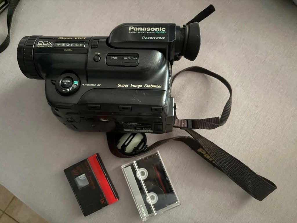 Panasonic NV-S90 S-VHS-C Palmcorder + cassette/accessoires, Ophalen, Camera, Panasonic