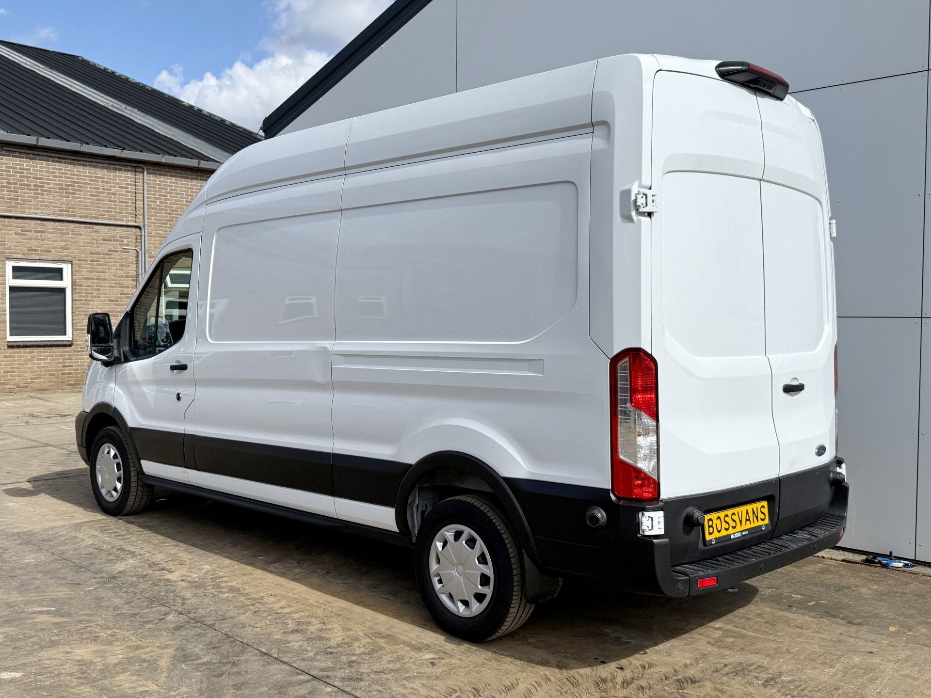 Ford E-Transit 68kWh 184PK L3H3 317km WLTP 96.9% (SOH) BEV S, Autos, Achat, 135 kW, Entreprise, 3 places