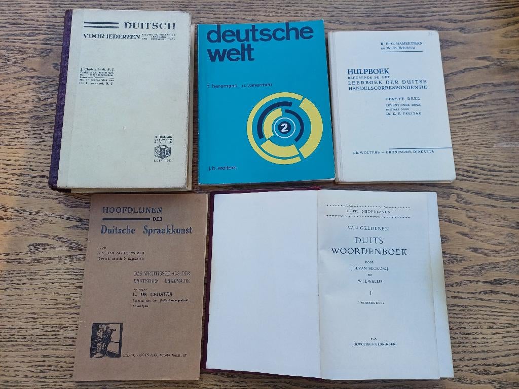 Duitse leerboeken, v '41 tot 1974., Ophalen of Verzenden, Gelezen