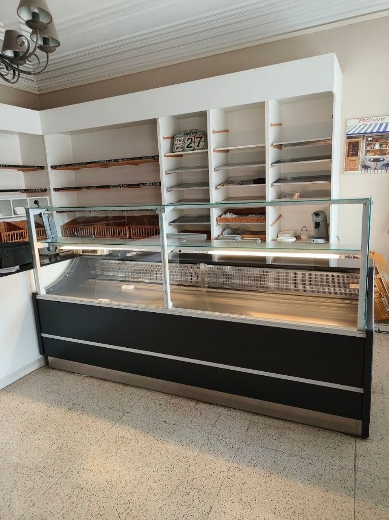 Zwarte gekoelde toonbank / patisserietoog Diamond, Ophalen, Gebruikt, Zonder vriesvak, 120 tot 140 cm