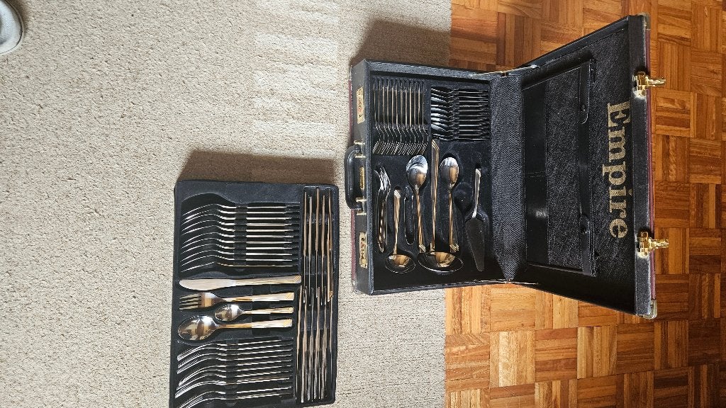 valise avec couverts pour cadeaux mariage, Maison & Meubles, Cuisine | Couverts, Enlèvement, Autres types, Inox ou Chrome, Neuf