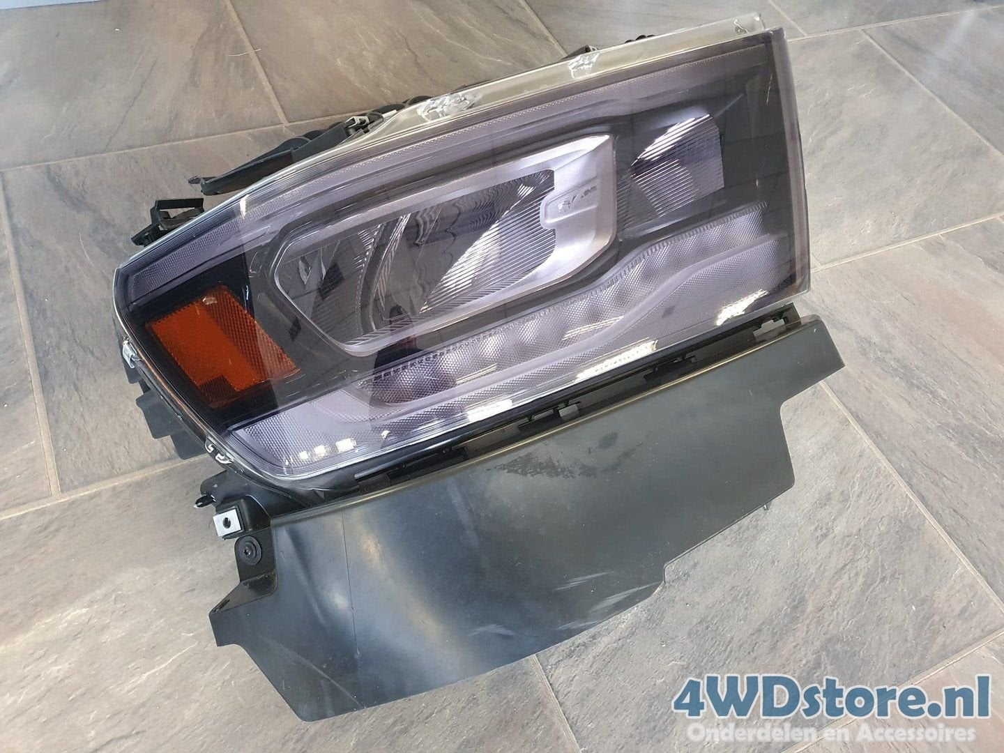 Koplamp Rechts Dodge RAM DT Sport - vanaf 2019 - 68533272AB, Overige automerken, -, -, Nieuw