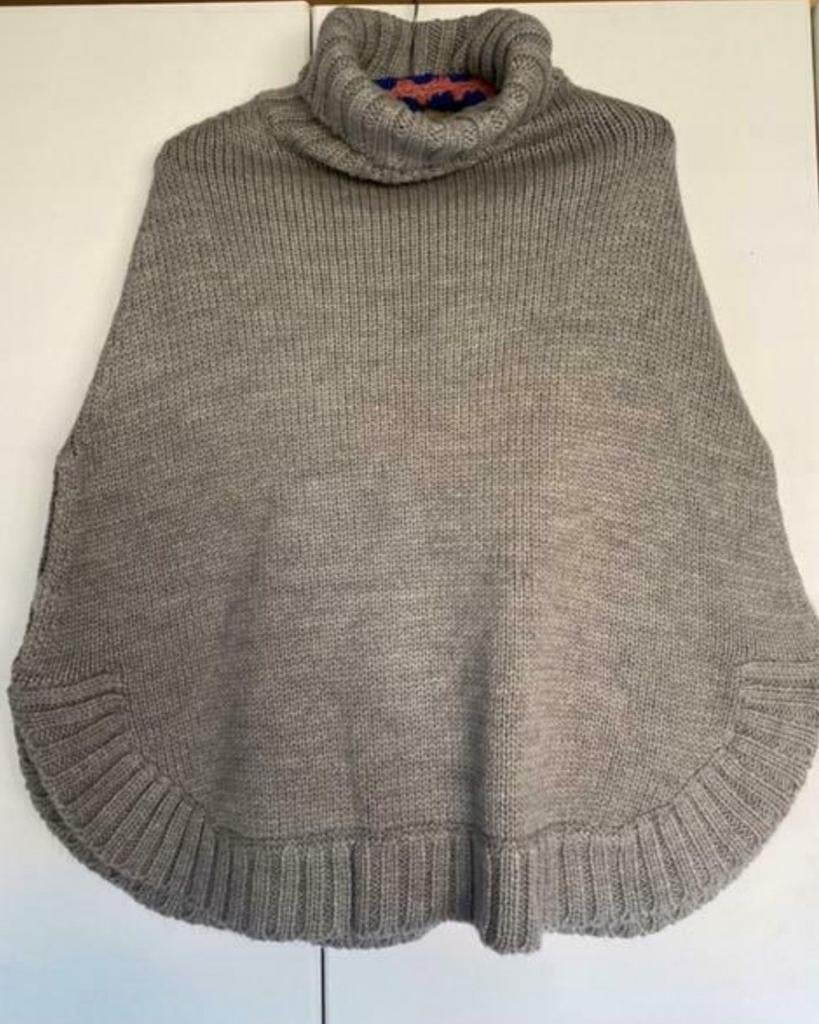 Prachtige gebreide Poncho medium., Ophalen of Verzenden, Zo goed als nieuw, Maat 38/40 (M)