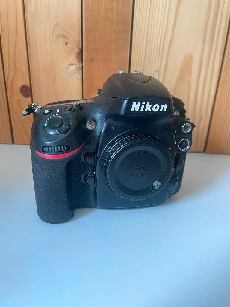 NIKON D800, Sans zoom optique, Batterie, Enlèvement, Utilisé