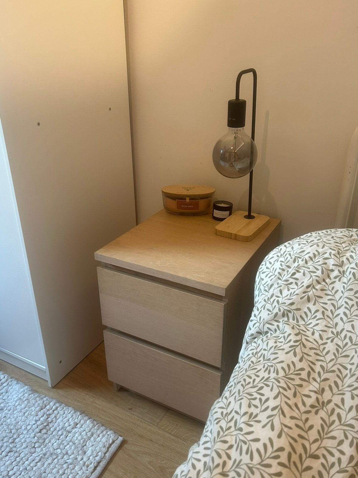 2 Ikea nachtkastjes Malm (hout) / ideaal voor op kot, Ophalen, Zo goed als nieuw, Hout