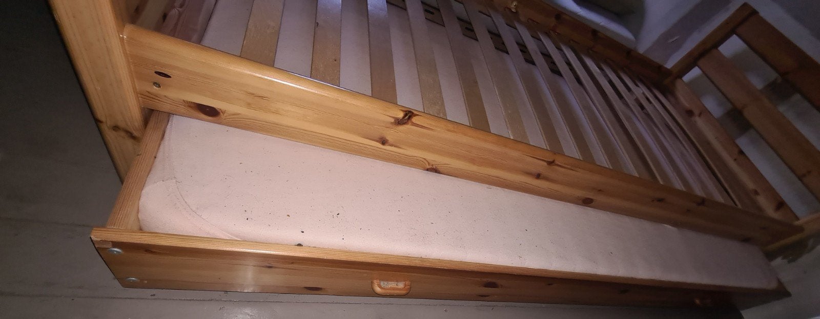 Houten bed , met extra bed inschuifbaar, Ophalen, Eenpersoons, Bruin, Nieuw
