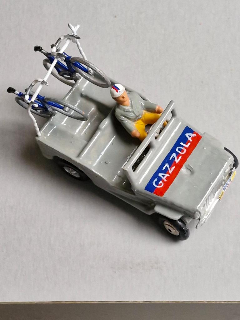support de voiture rétro en métal de l'équipe GAZZOLA, Antiquités & Art, Antiquités | Jouets, Envoi