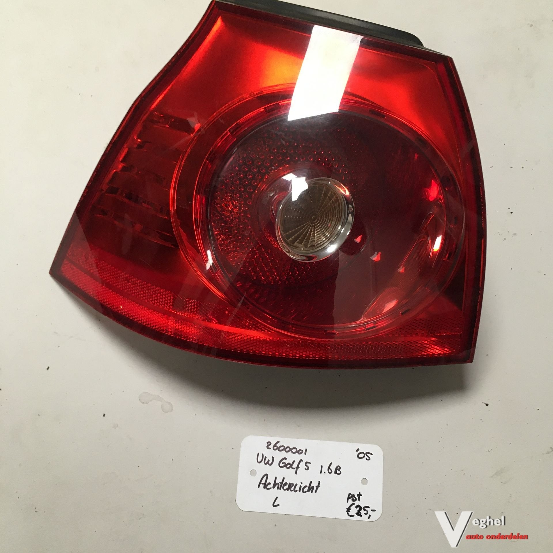 Vw Golf 5 1.6B 2005 5drs 2600001    Achterlicht  Linksachter, -, Utilisé, -, -