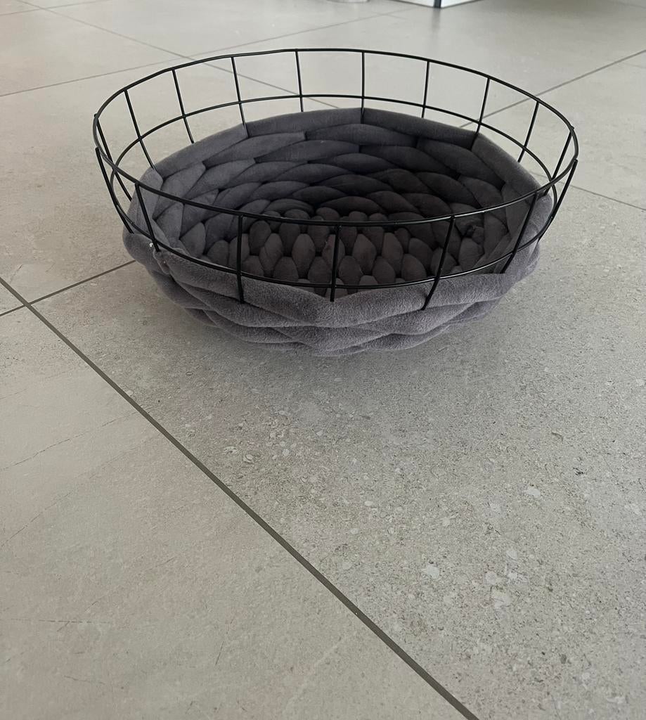 Design mand voor kat + speeltje, Animaux & Accessoires, Paniers pour chats, Enlèvement ou Envoi, Neuf, Autre