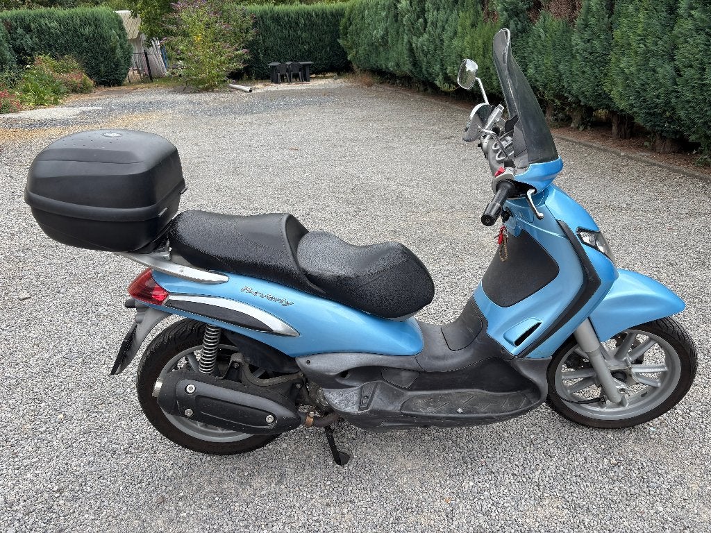 Piaggio Beverly 250 CC, Motos, Enlèvement, 2 cylindres, 12 à 35 kW