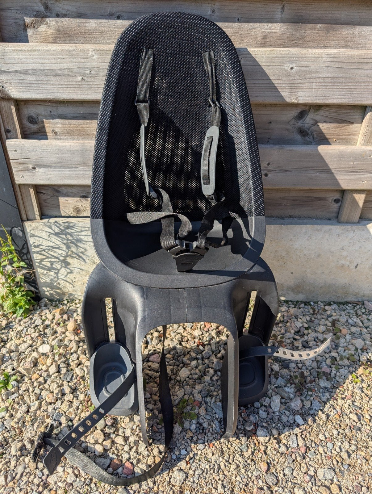 fietsstoel Qibbel air black Rack Mounted, Fietsen en Brommers, Achterzitje, Voetsteuntjes, Zo goed als nieuw, Qibbel