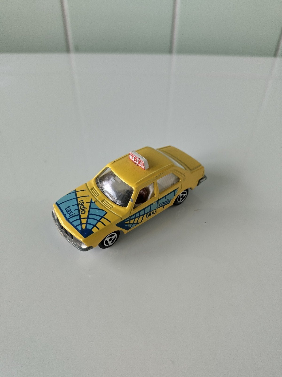 Vintage Majorette Renault 18 AFHALING LEES BESCHRIJVING, Hobby en Vrije tijd, Ophalen, Zo goed als nieuw, Auto, Majorette