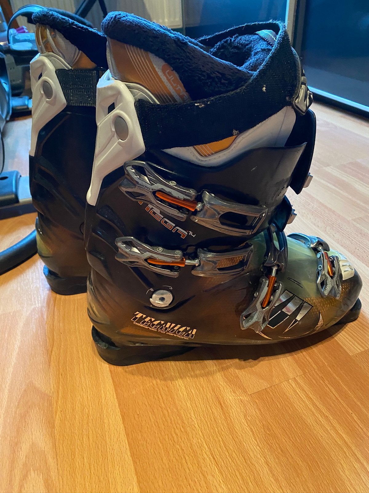 Skibotten TECNICA: maat 28, Sport en Fitness, Skiën en Langlaufen, Ophalen, Zo goed als nieuw