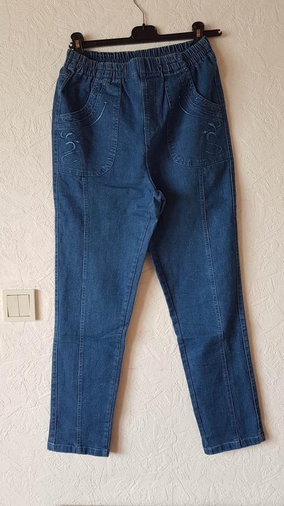 Jeans femme taille S état impeccable, Enlèvement ou Envoi, Comme neuf, W28 - W29 (confection 36)