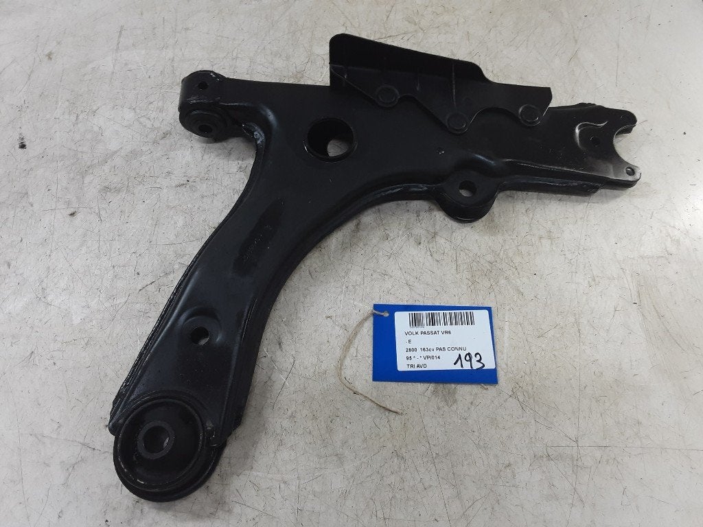 BRAS DE SUSPENSION AVANT DROIT (TRIANGLE) Passat (35I), Autos : Pièces & Accessoires, Utilisé, Volkswagen