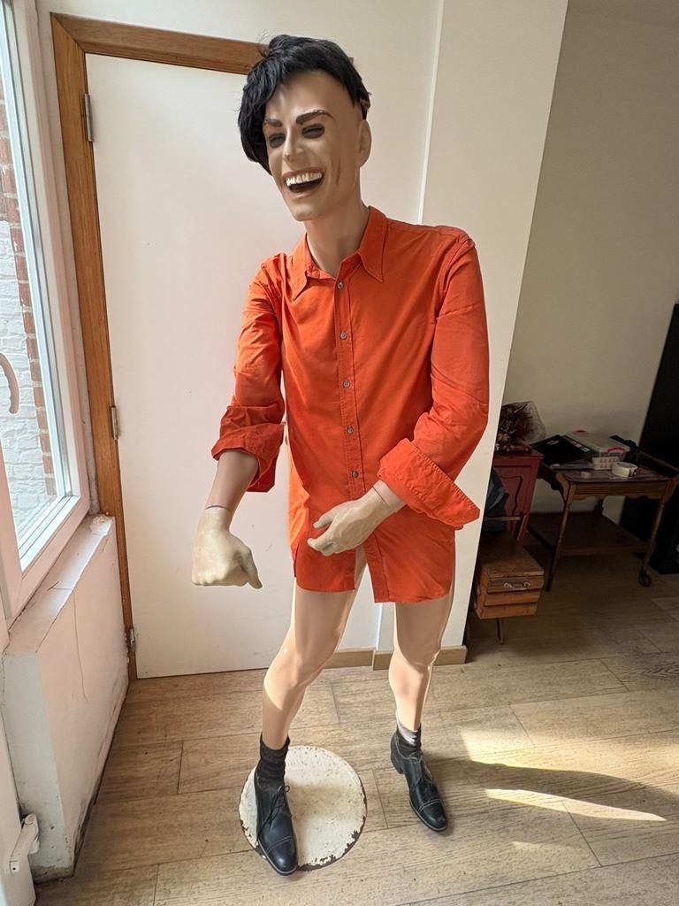 Mannequin, Enlèvement
