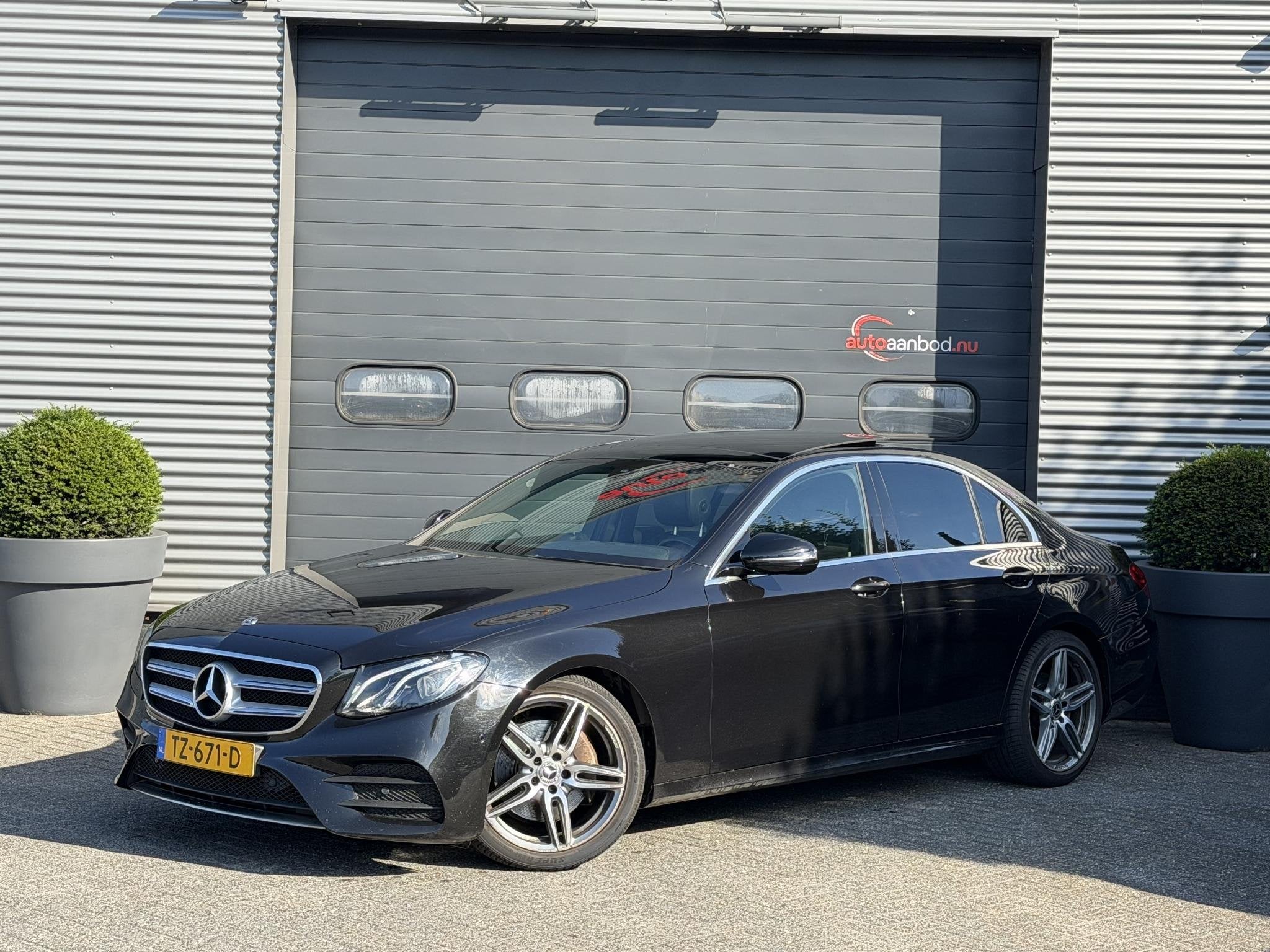 Mercedes-Benz E-klasse 220 d AMG | Panoramadak | Camera | Sf, Auto's, Automaat, 4 deurs, Achterwielaandrijving, 4 cilinders