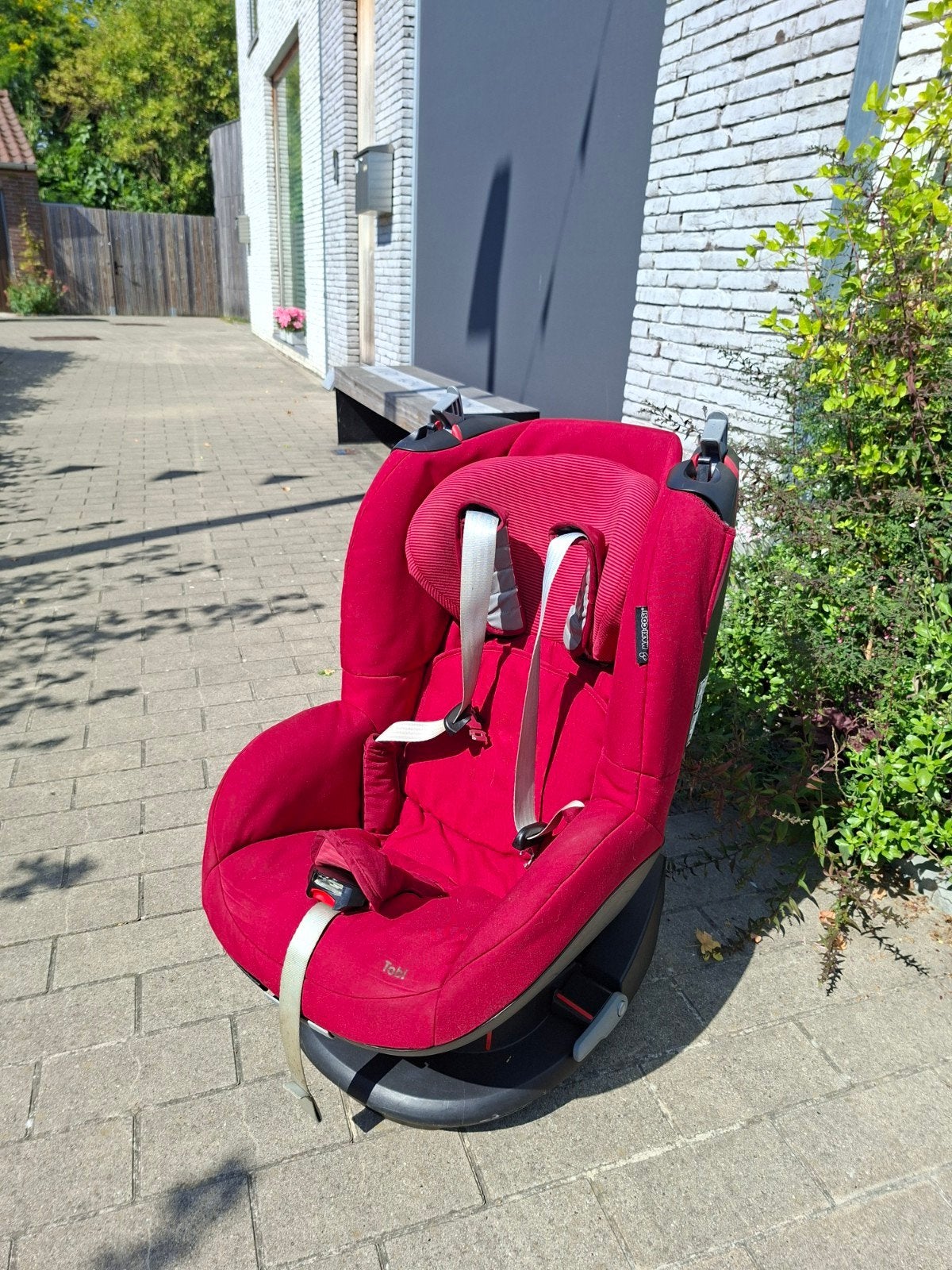 Maxi-Cosi Tobi Autostoel – Rood/roze – Goede staat, Kinderen en Baby's, Autostoeltjes, Gebruikt, Maxi-Cosi, 9 t/m 18 kg, Autogordel