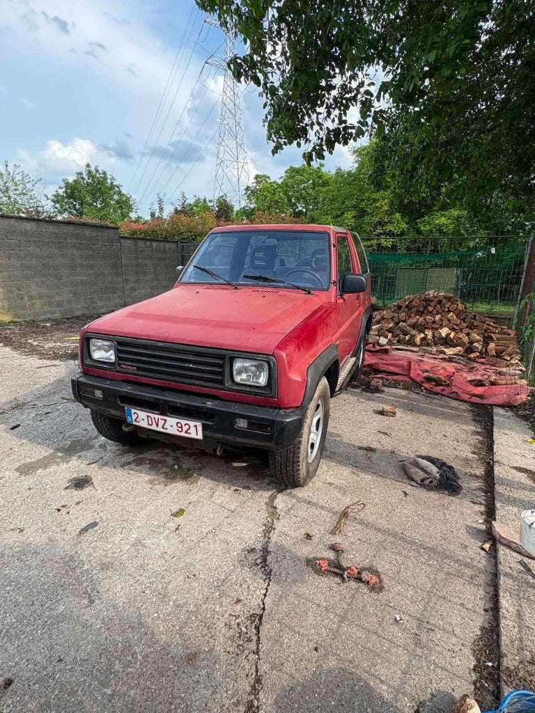 Daihatsu Feroza 1,6 essence pour terrain privé, Auto's, Daihatsu, Feroza, Stof, 4 cilinders, 159 g/km