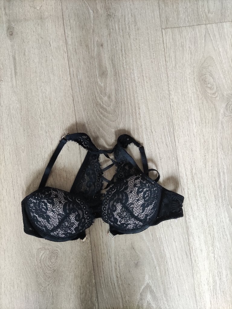 zwarte beha Hunkemöller 70B in nieuwstaat, Kleding | Dames, Ondergoed en Lingerie, Hunkemöller, Ophalen of Verzenden, Zwart, BH