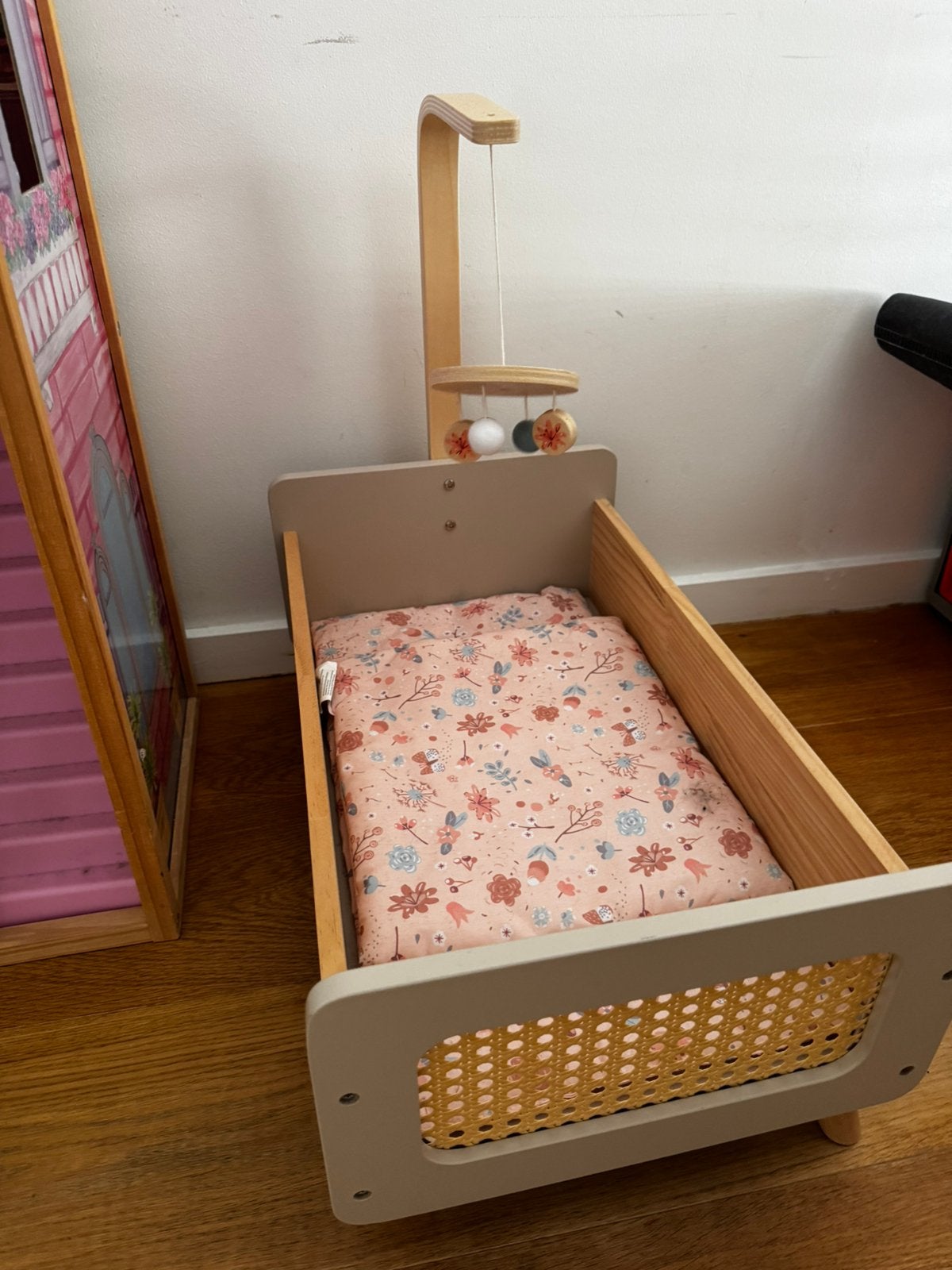 Poppenhuis en babybedje, Kinderen en Baby's, Speelgoed | Poppen, Ophalen, Zo goed als nieuw