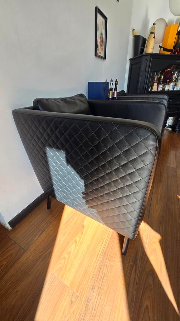 1 fauteuils Ikea Ekero simili cuir noir, Maison & Meubles, Fauteuils, Enlèvement, Cuir