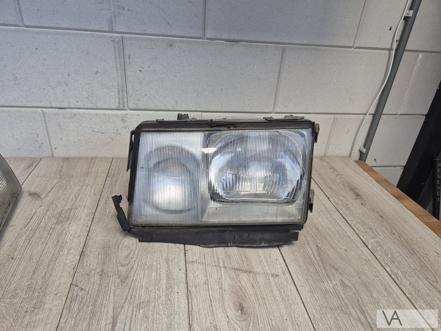 Koplamp links van Mercedes W124 E klasse 1985 - 1995 HELLA, Auto-onderdelen, Gebruikt, -, Ophalen of Verzenden, -
