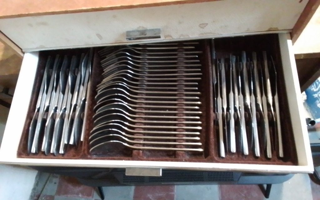 Couverts en argent, étui iño en inox 2 pièces, Maison & Meubles, Enlèvement, Comme neuf, Argent, Set de couverts