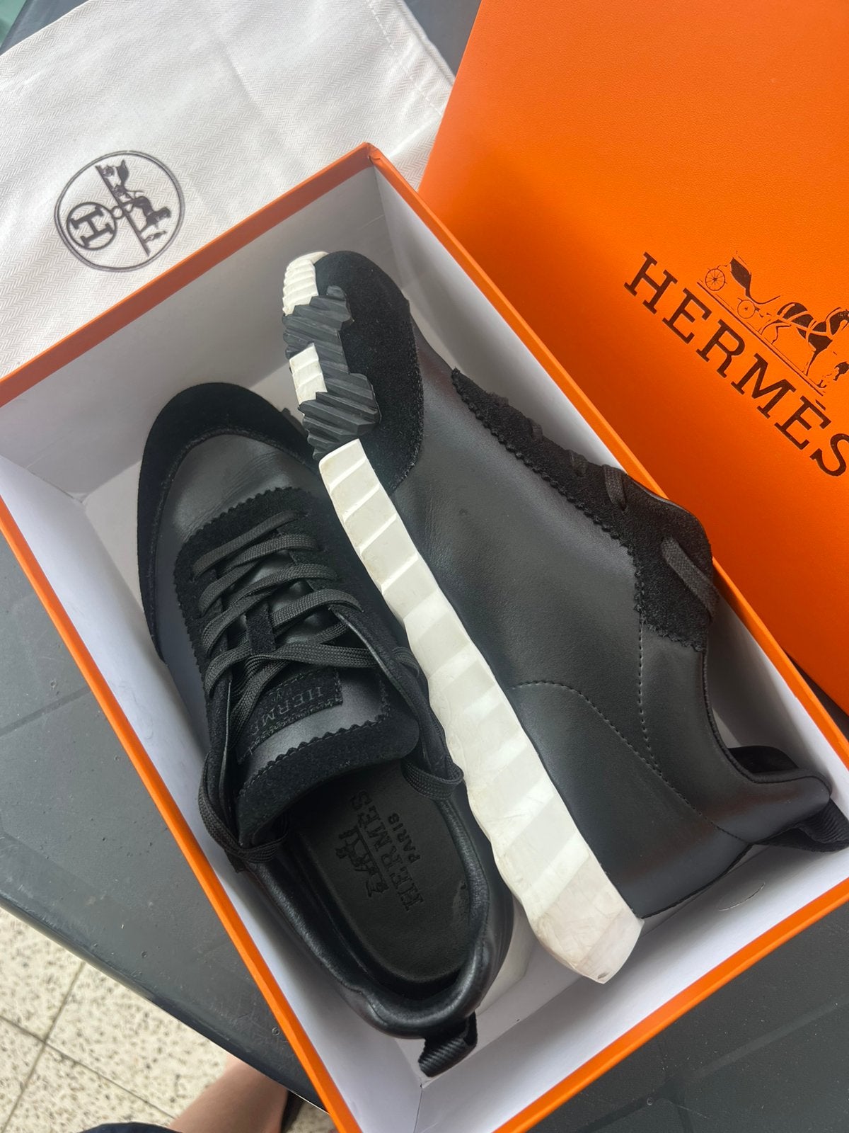 Bouncing hermes maat 42, Kleding | Heren, Schoenen, Ophalen, Zo goed als nieuw