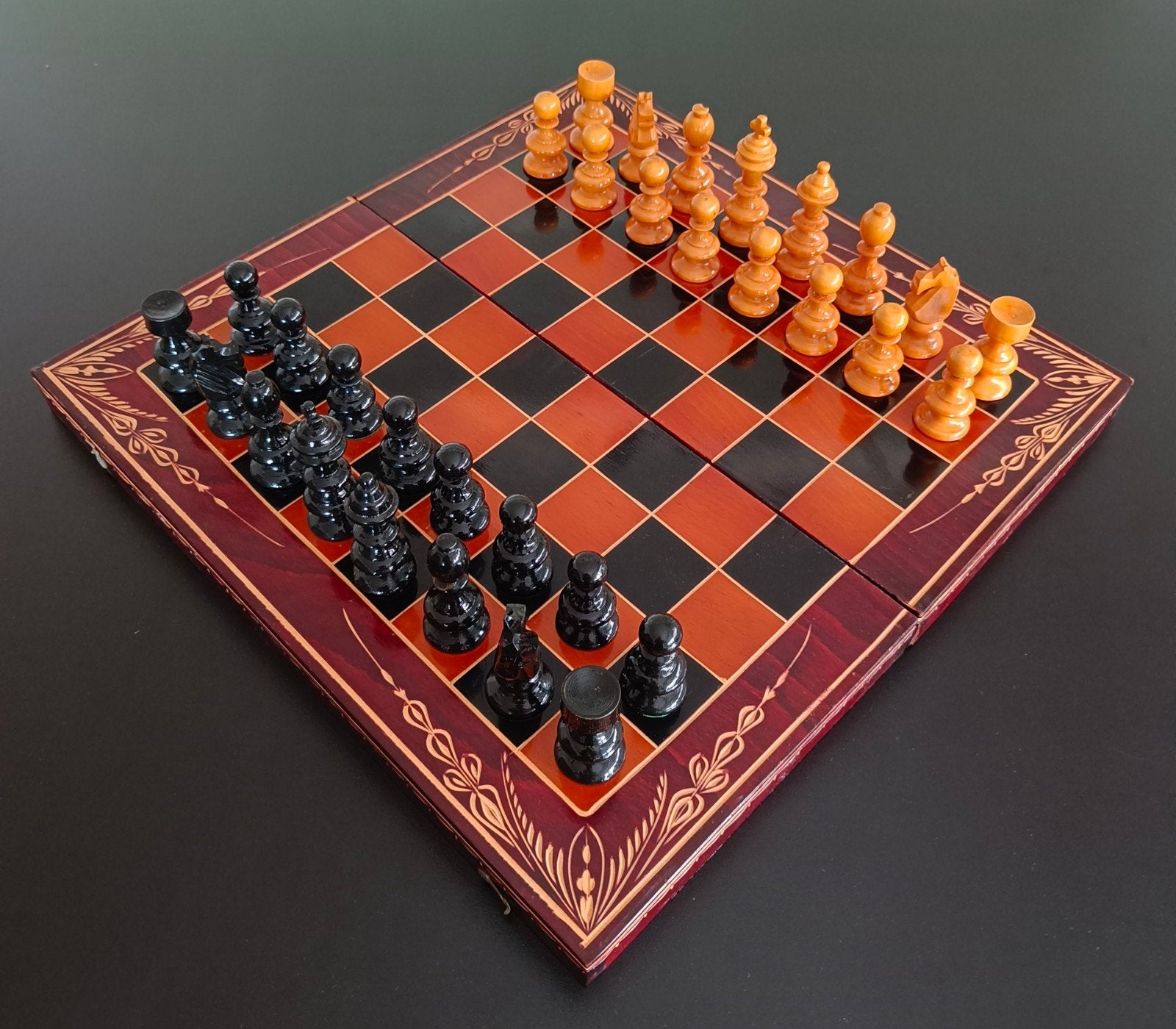 Jeu d'échecs en bois., Enlèvement ou Envoi
