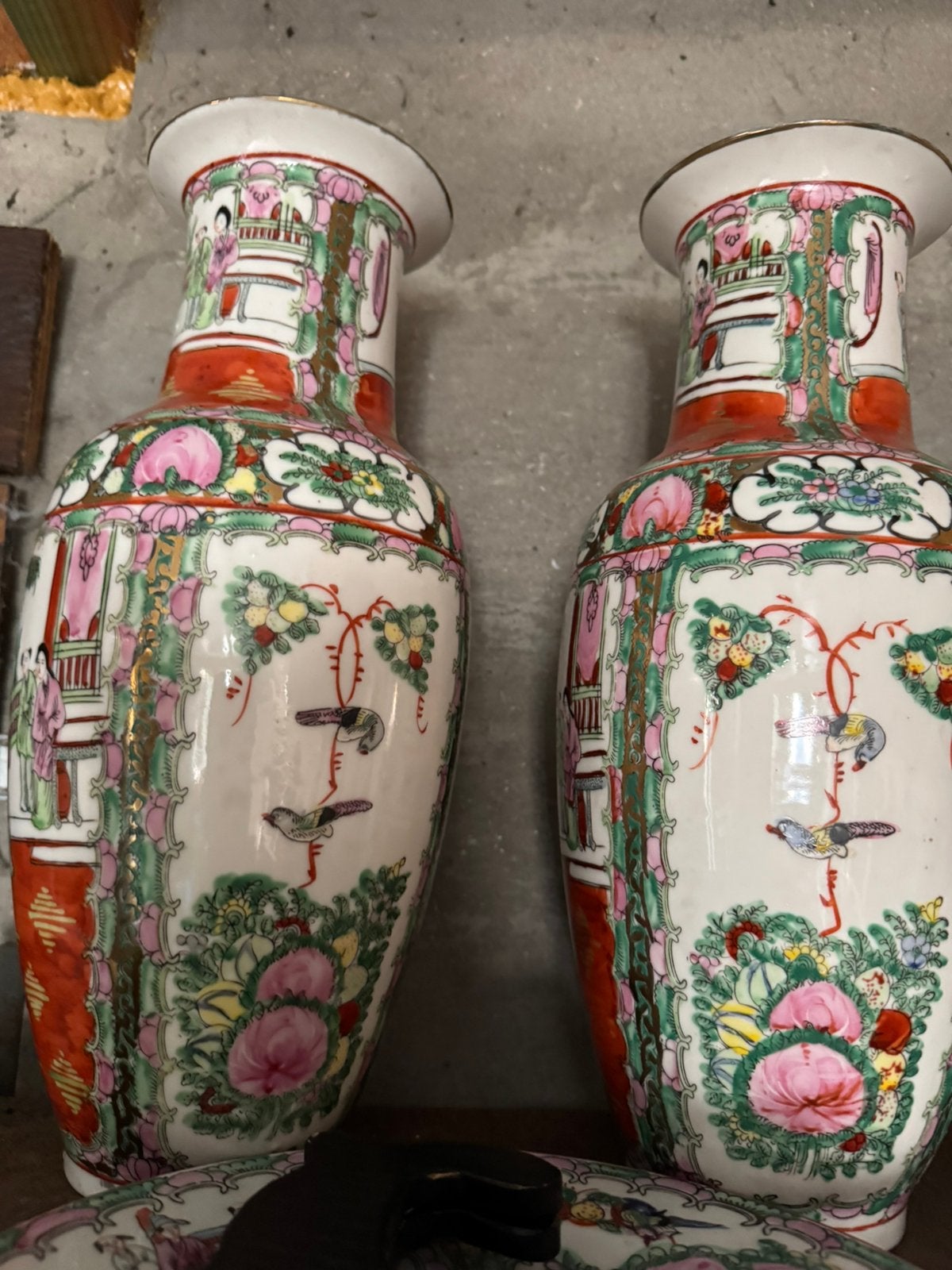 Twee chinese vazen plus bord, Antiek en Kunst, Ophalen