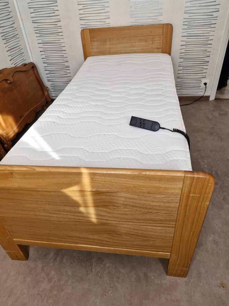 Lit senior 1 personne électrique., Huis en Inrichting, Slaapkamer | Bedden, Zo goed als nieuw, Hout, Bruin, Verstelbaar, Ophalen
