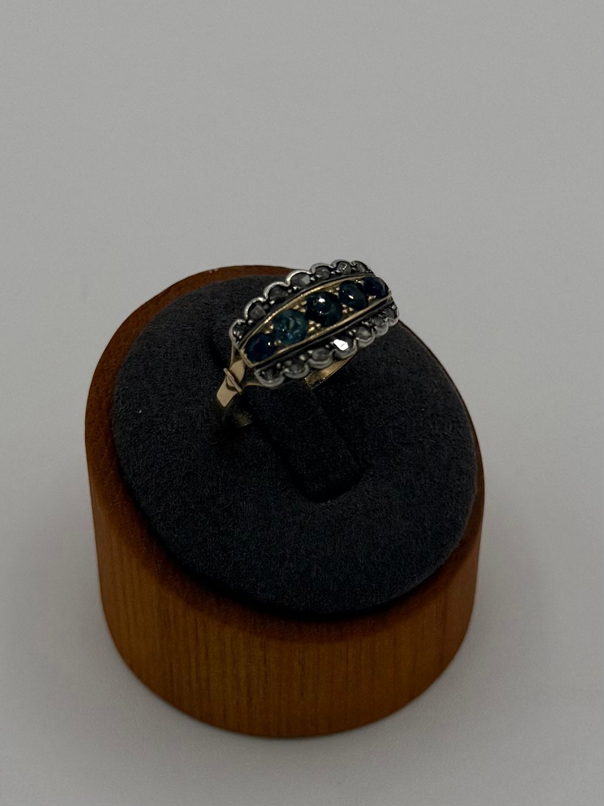 Antieke Ring met 5 Saffieren & 16 Roosgeslepen Diamanten, Handtassen en Accessoires, 18 tot 19, Ophalen of Verzenden, Zo goed als nieuw