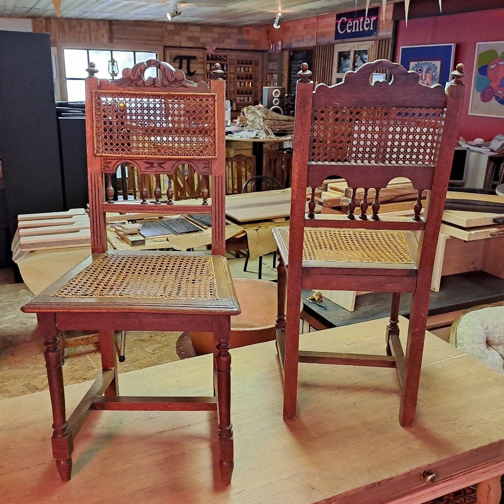 Twee Mechelse antieken stoelen in eik, Ophalen