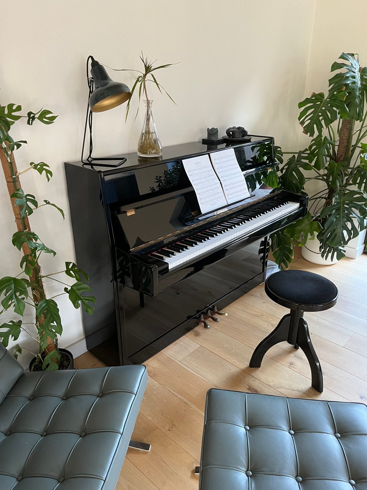 Piano Callmann - prachtige zwarte buffetpiano, Muziek en Instrumenten, Piano's, Ophalen, Zo goed als nieuw, Piano, Hoogglans