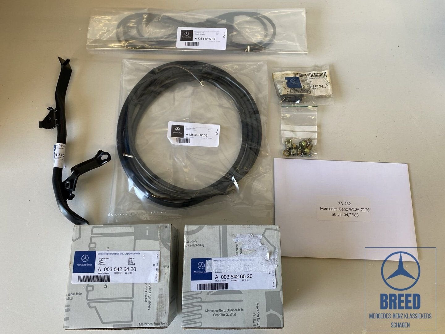NOS inbouwset dubbeltonige claxon voor Mercedes-Benz W126, Auto-onderdelen, -, Nieuw, Ophalen of Verzenden, -