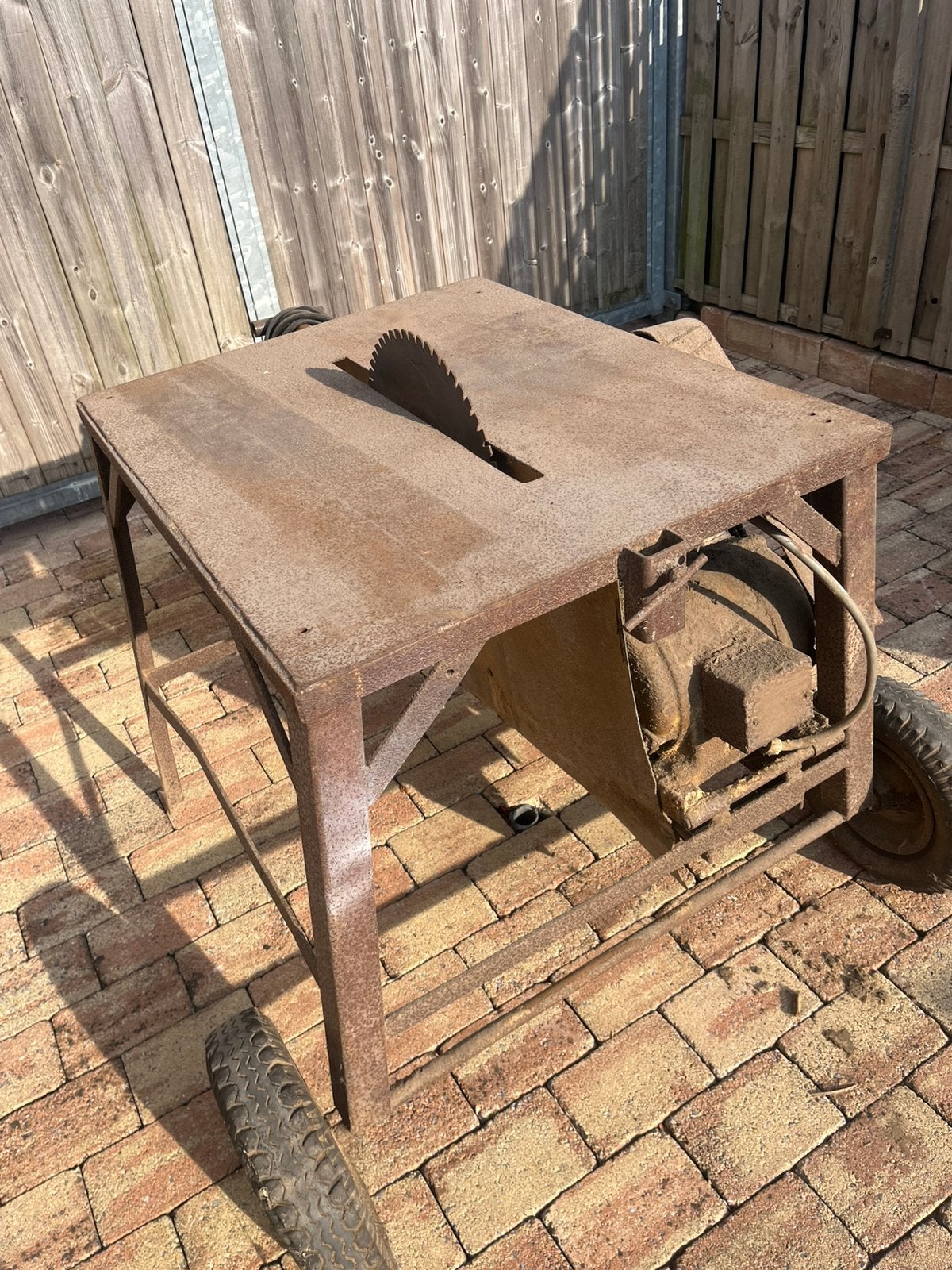 Zaagmachine  zware machiene zeer krachtig, Doe-het-zelf en Bouw, Ophalen, Gebruikt, Overige typen