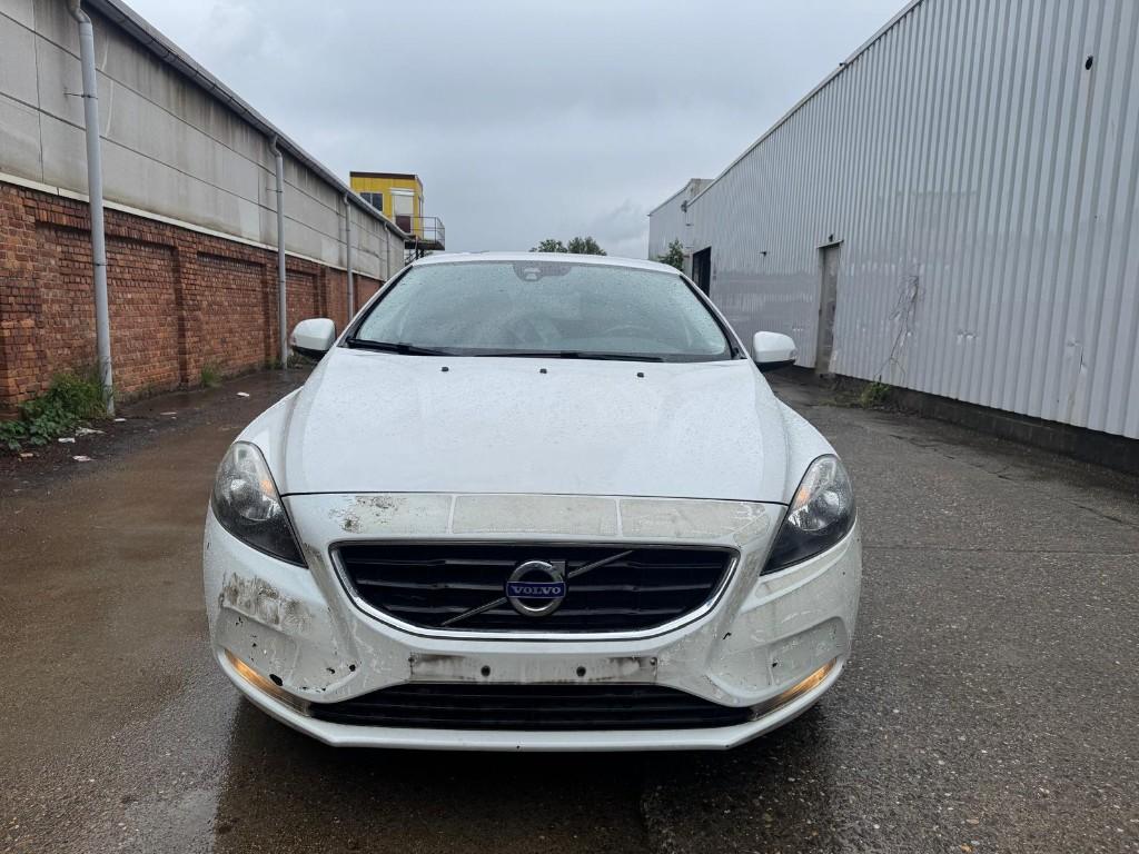VOLVO V40 2.0 D3 DIESEL 2015 - 68000 KM 150 CV - EXPORTATION, Autos, Volvo, Entreprise, Achat, V40, Air conditionné, Rétroviseurs électriques