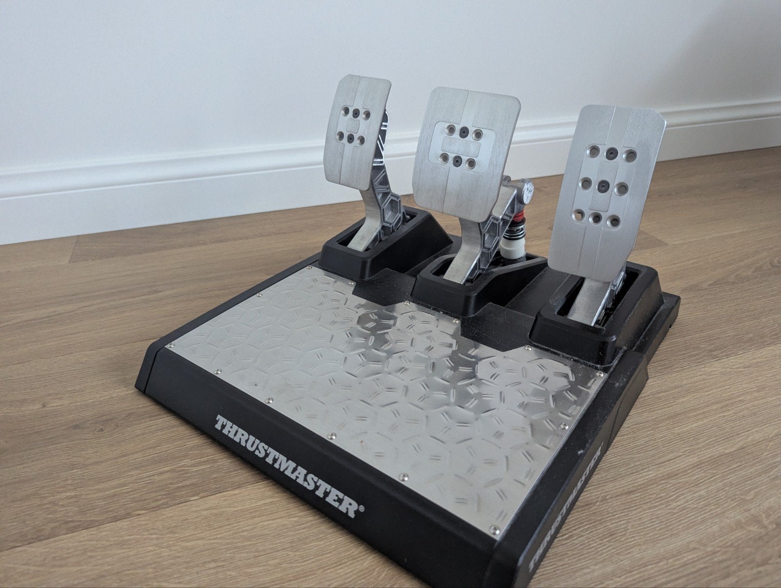 Thrustmaster T-lcm pedalen, Enlèvement