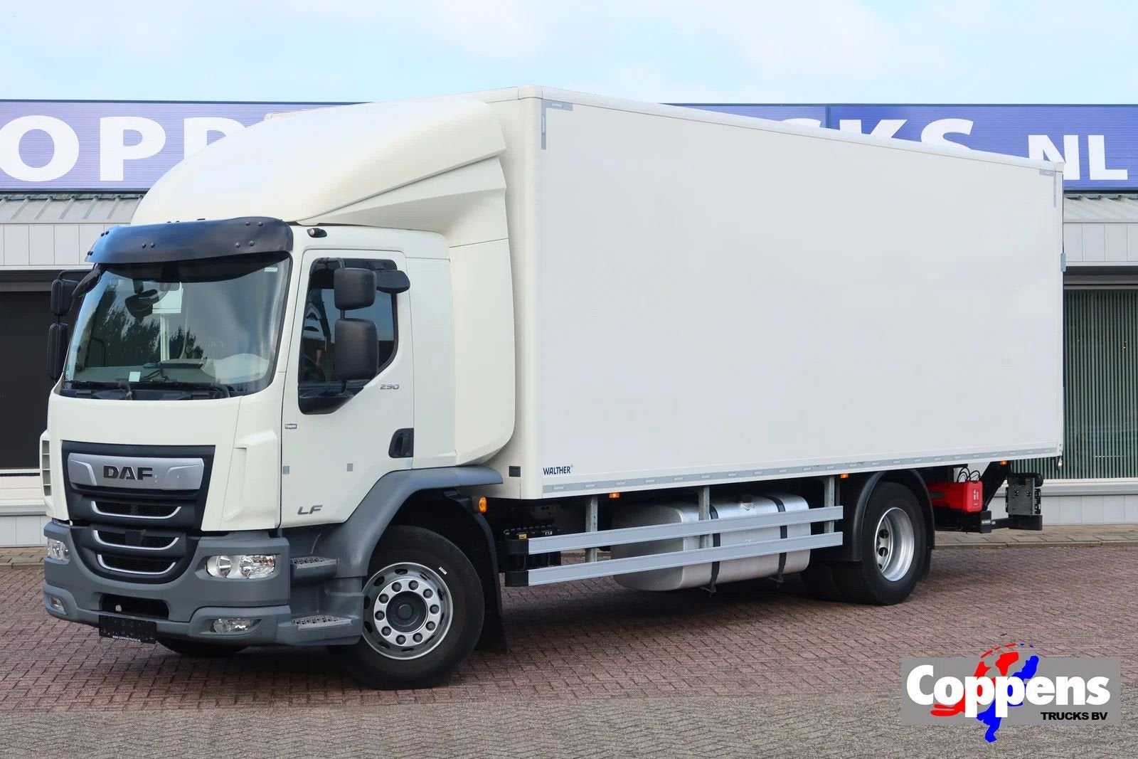 DAF 45 LF 290 Bakwagen + Laadklep 1500 kg, Auto's, Automaat, Wit, Bedrijf, Diesel