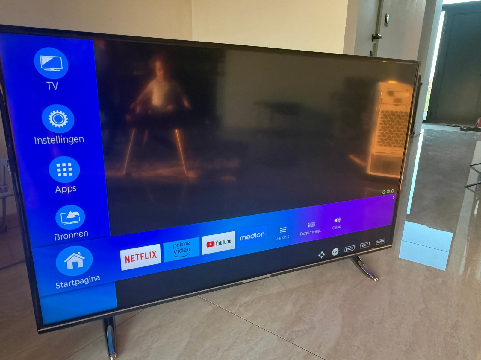 Medion smart tv 55”, Ophalen, Zo goed als nieuw, QLED, Smart TV